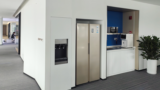 内嵌式直饮水机安装：让办公室更智能、美观！